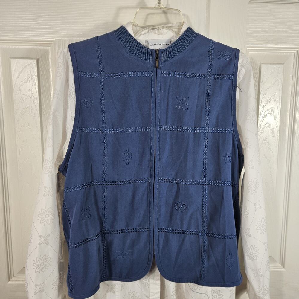 Cottagecore Blue Embroidered Patchwork Vest 10 Full Zip Grandpa Coastal Grandma
